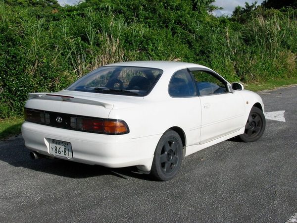 カローラレビン/スプリンタートレノ AE101 の後方写真