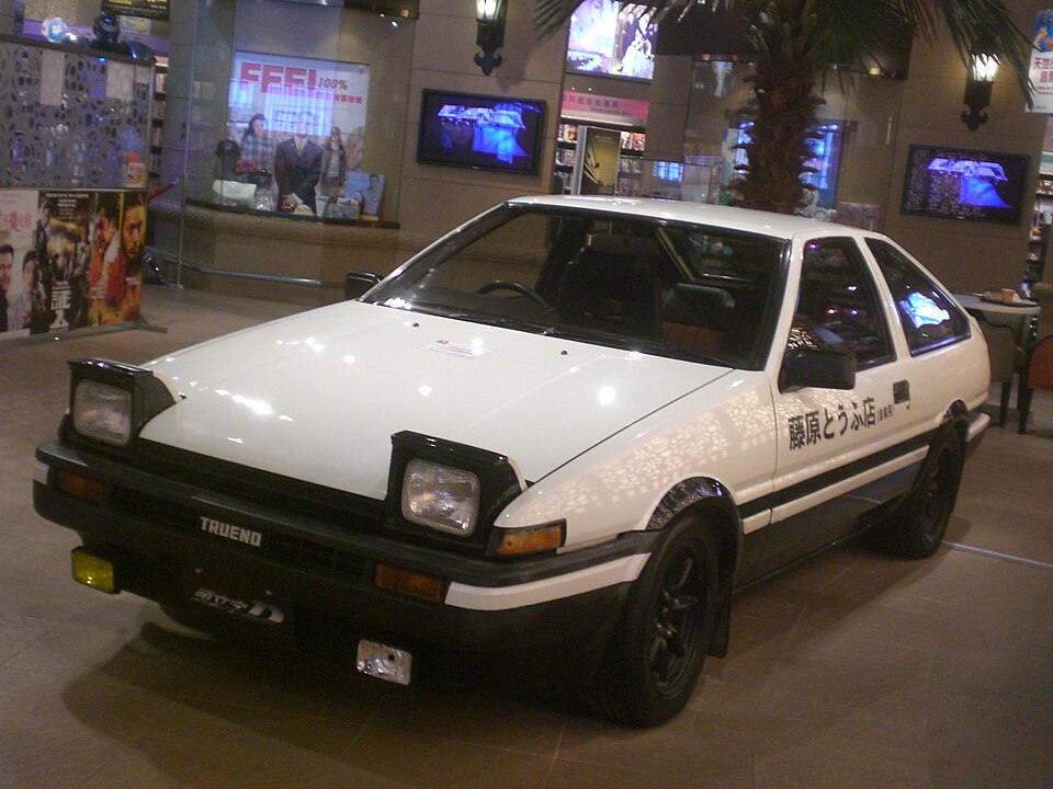 トヨタ カローラレビン／スプリンタートレノ AE86 の外観写真