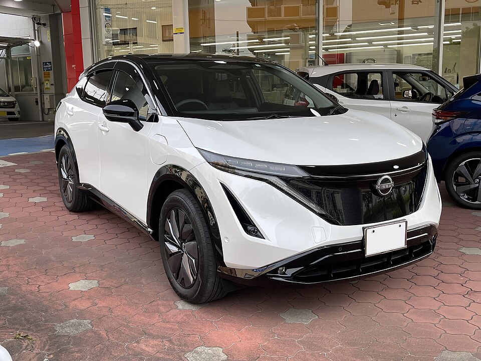 日産 アリア 初代 の正面写真