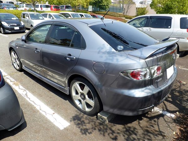 アテンザ／MAZDA6 初代 の後方写真