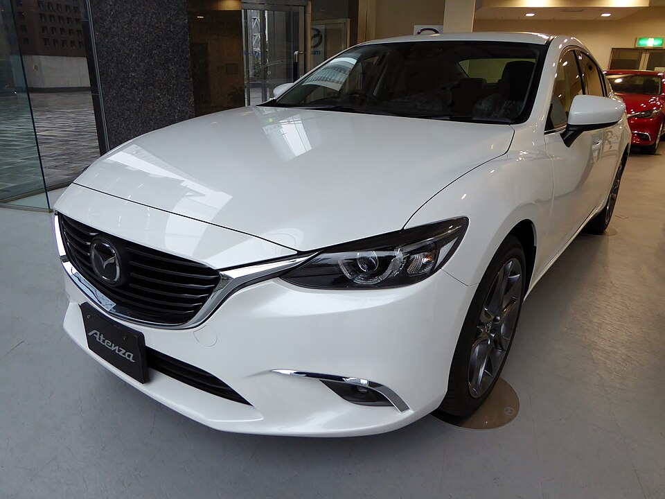 マツダ アテンザ／MAZDA6 3代目 前期 の斜め前写真