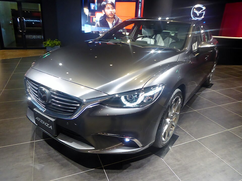 マツダ アテンザ／MAZDA6 3代目 前期 の斜め前写真