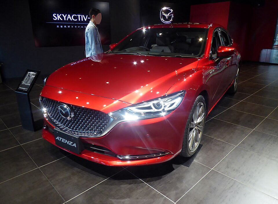 マツダ アテンザ／MAZDA6 3代目 後期 の斜め前写真