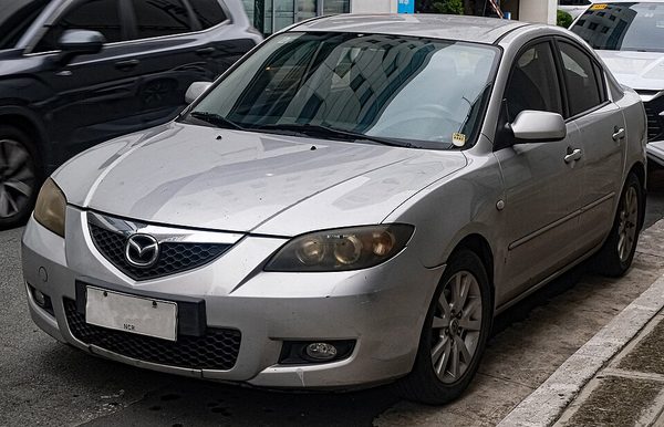 アクセラ／MAZDA3 初代 の正面写真