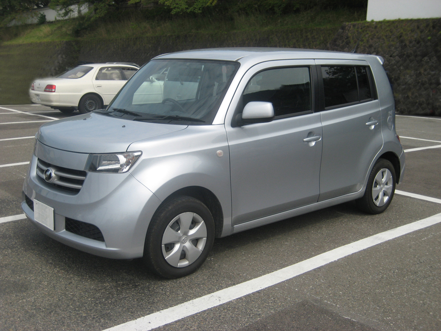 トヨタ bB 2代目 の横写真