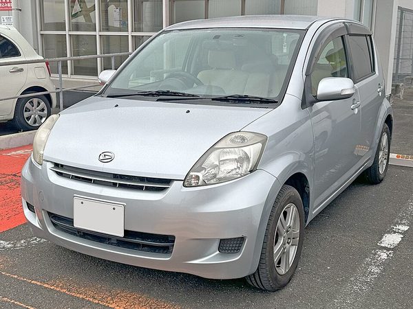 ブーン 初代 の正面写真