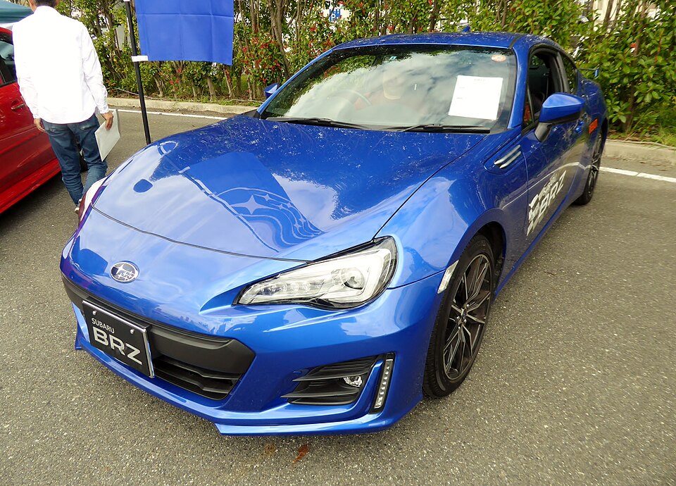 スバル BRZ 初代 の正面写真