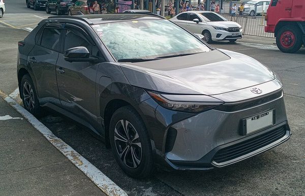 トヨタ bZ4X
