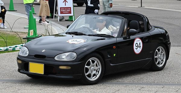 カプチーノ 初代 の斜め前写真
