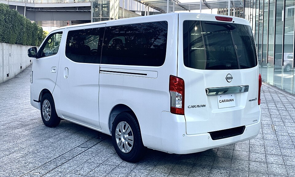 日産 キャラバン 5代目 の後方写真