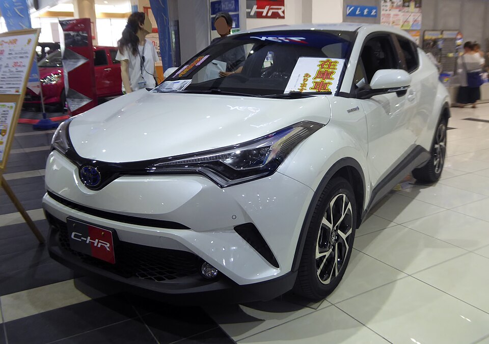 トヨタ C-HR 初代 前期 の写真