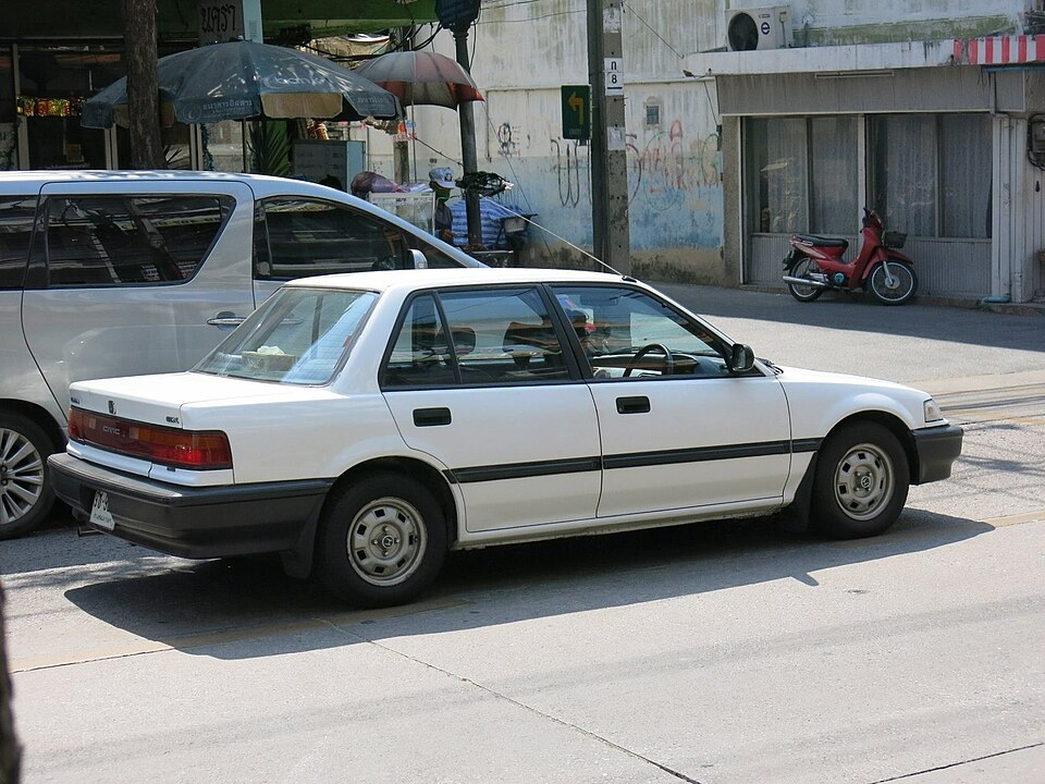 ホンダ シビック 4代目 標準 の写真