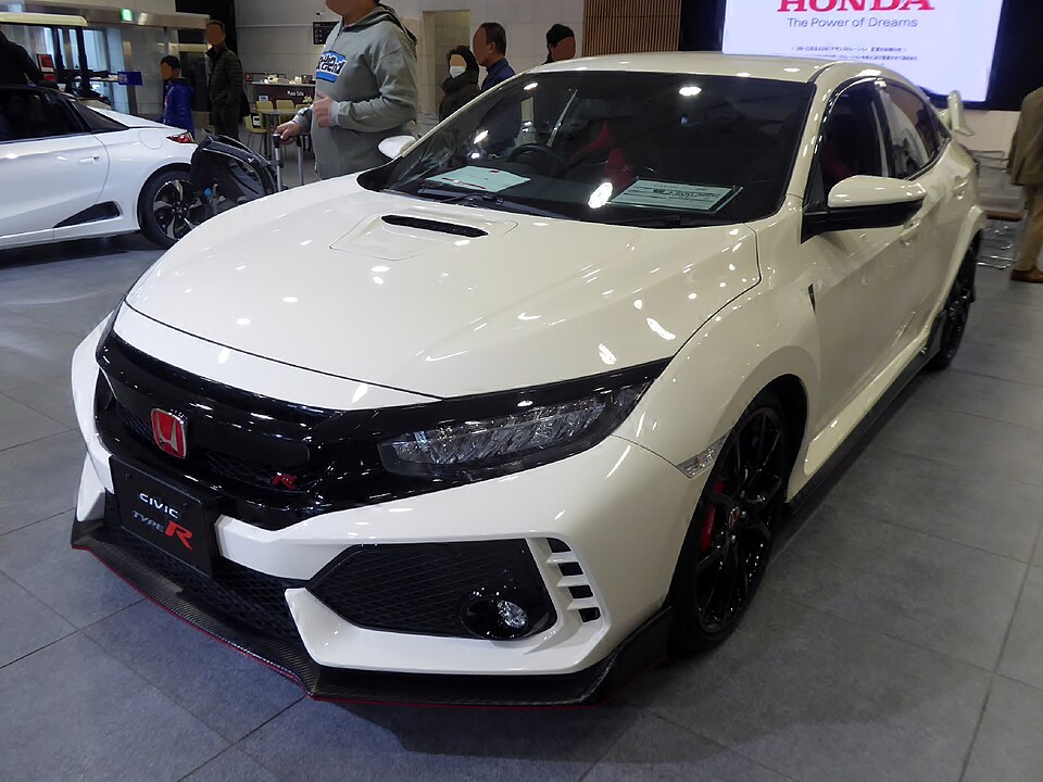ホンダ シビック 10代目 タイプR の斜め前写真