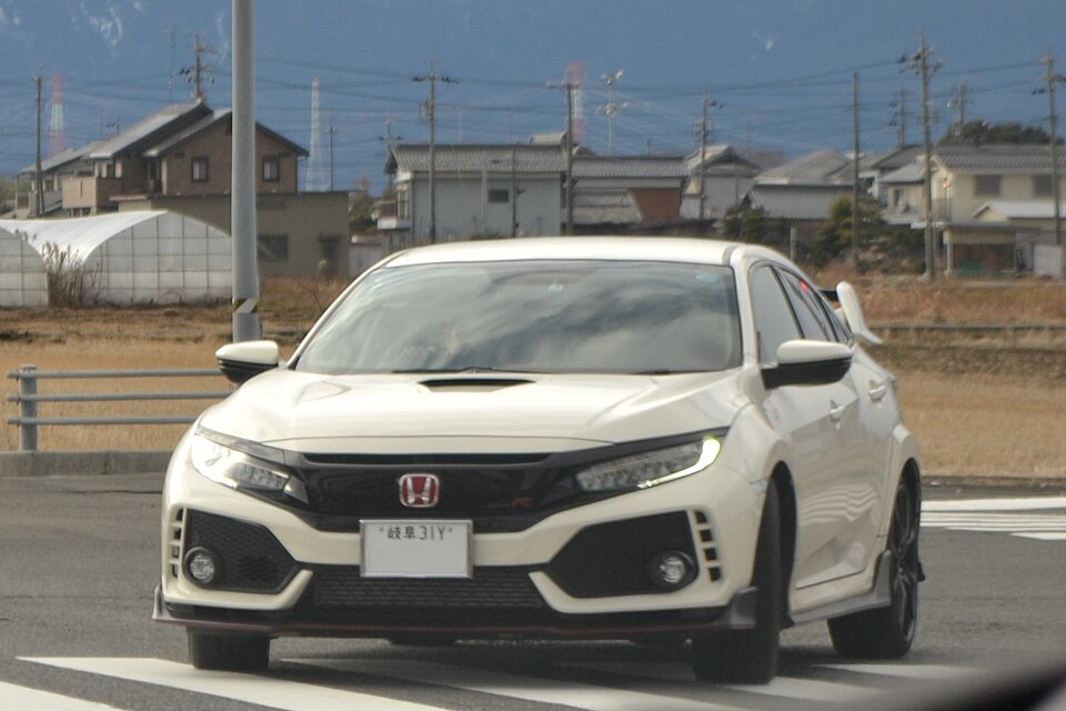ホンダ シビック 10代目 タイプR の正面写真