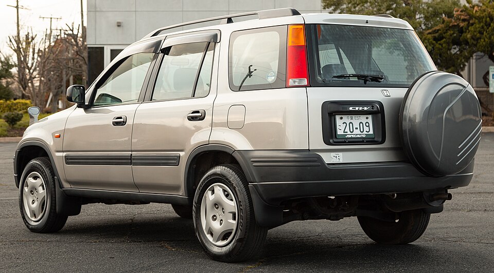 ホンダ CR-V 初代 の後方写真