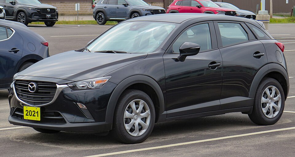 マツダ CX-3 初代 の斜め前写真