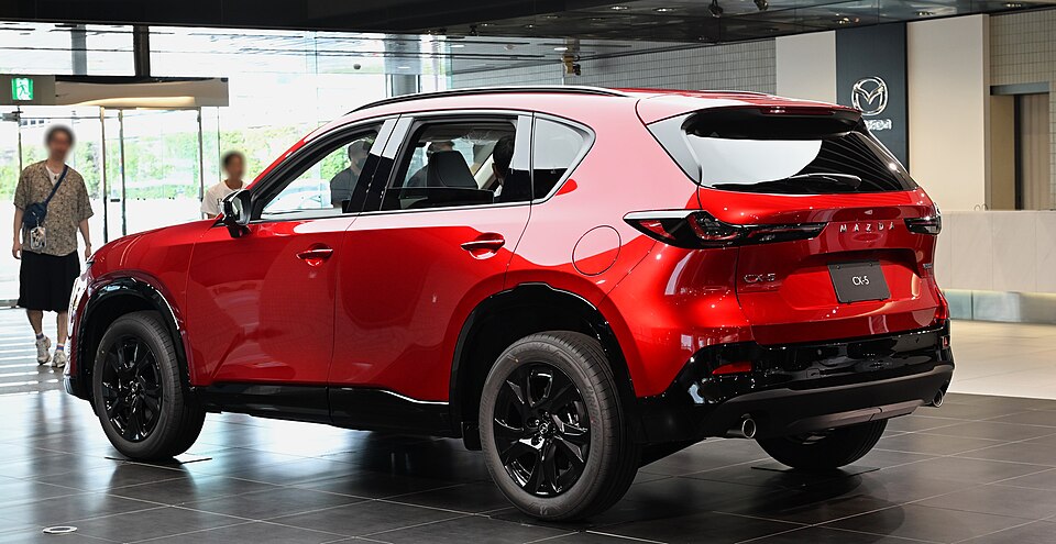 マツダ CX-5 3代目 の後方写真