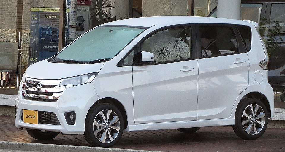日産 デイズ 初代 ハイウェイスター の外観写真