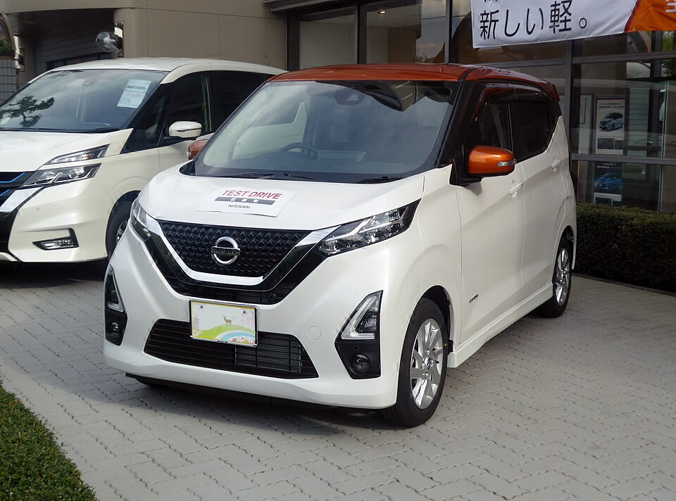 日産 デイズ 2代目 ハイウェイスター の外観写真