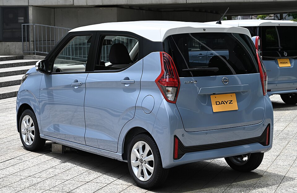 日産 デイズ 2代目 後期 の後方写真