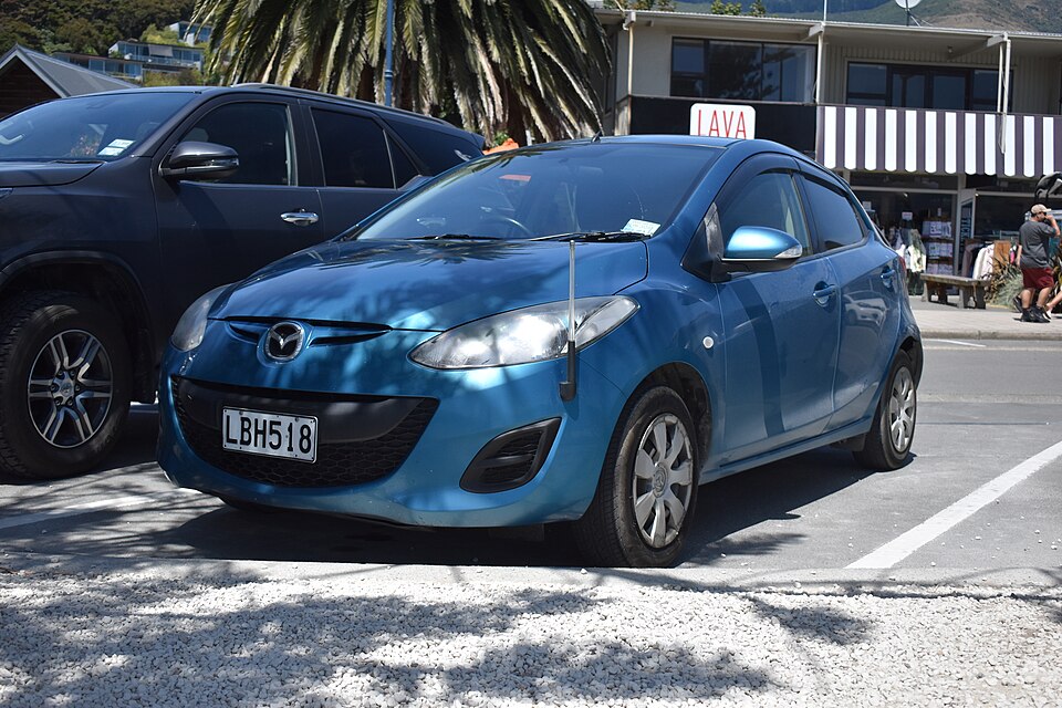 マツダ デミオ／MAZDA2 3代目 の外観写真
