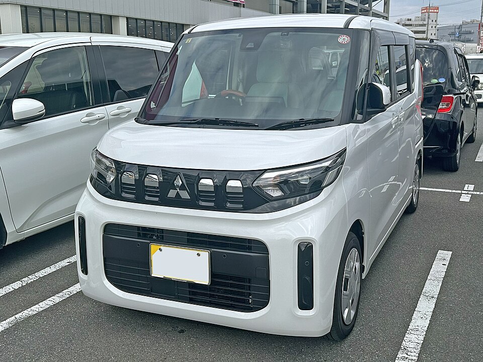 三菱 eKスペース 2代目 の正面写真