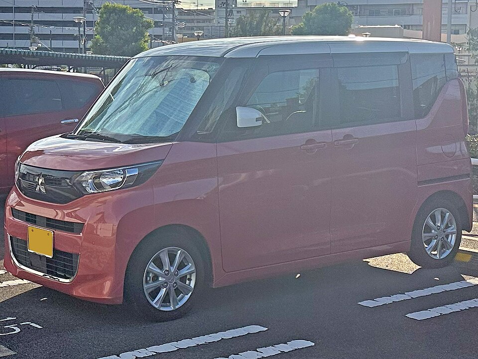 三菱 eKスペース 2代目 の正面写真