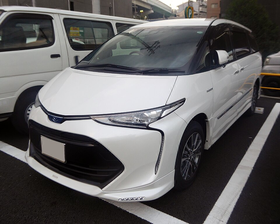 トヨタ エスティマ 3代目 の正面写真