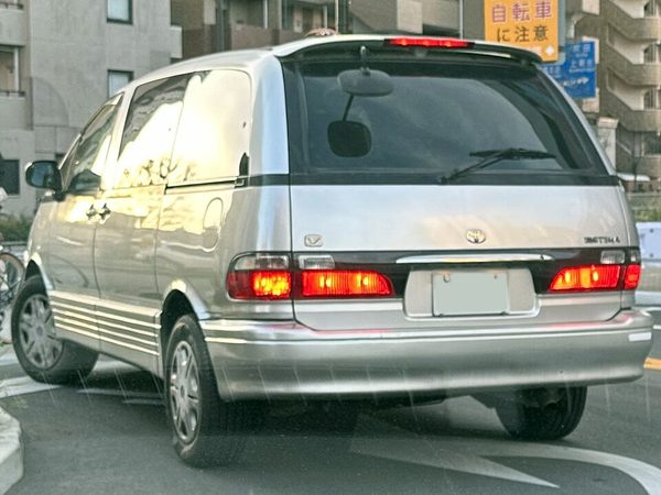 エスティマ 初代 の後方写真