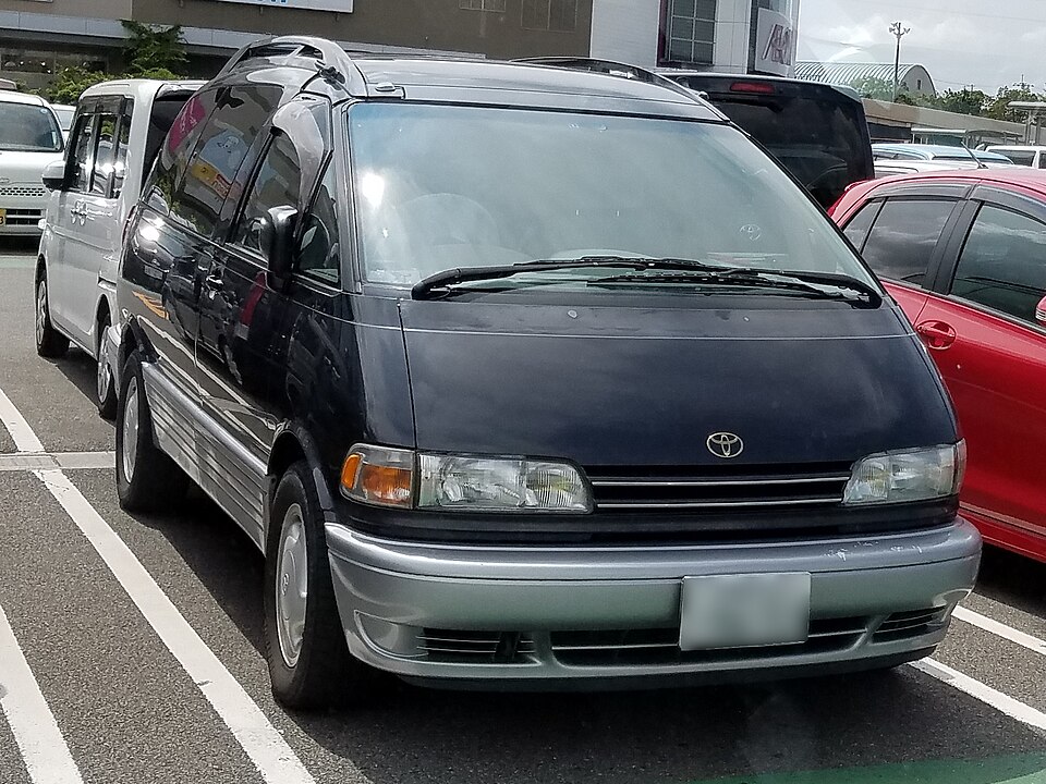 トヨタ エスティマ 初代 の外観写真