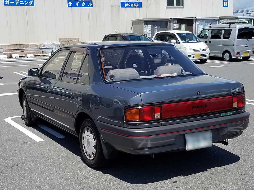 マツダ ファミリア 6代目 の外観写真