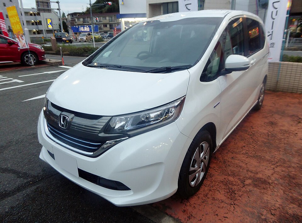 フリード 2代目 後期 標準 の顔