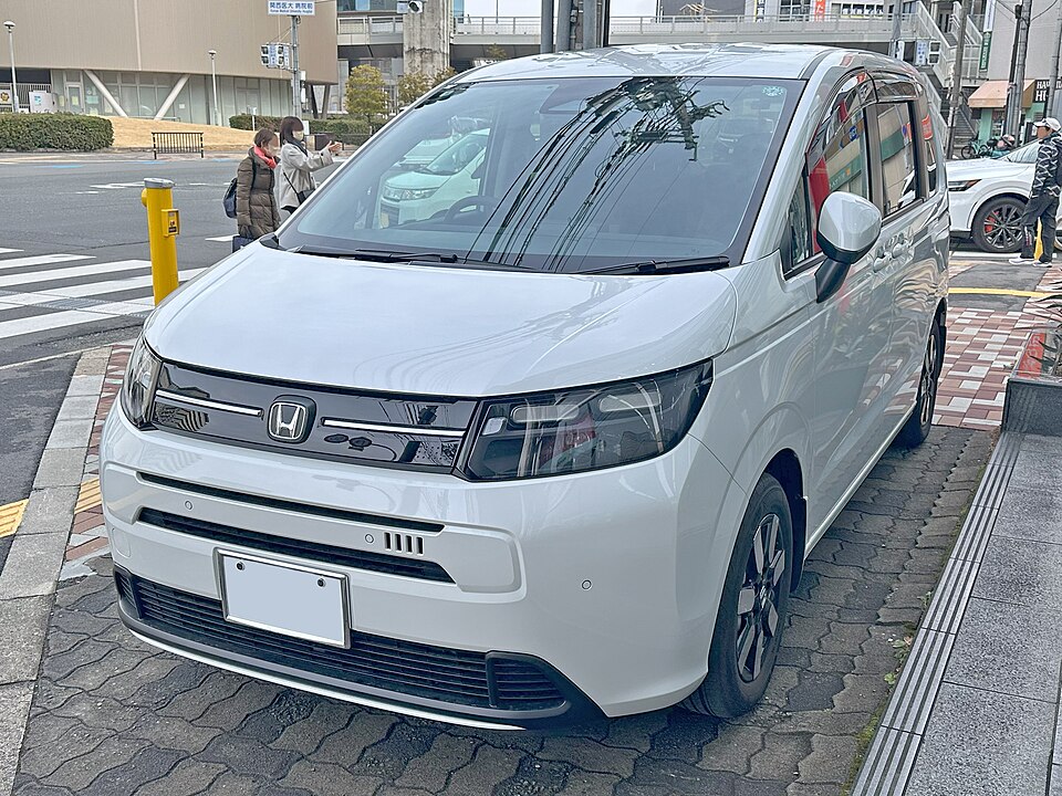 フリード 3代目 標準 の顔