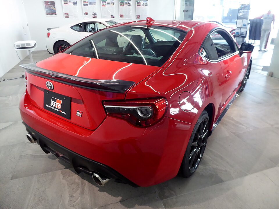 トヨタ 86／GR86 初代 GR SPORT の後方写真
