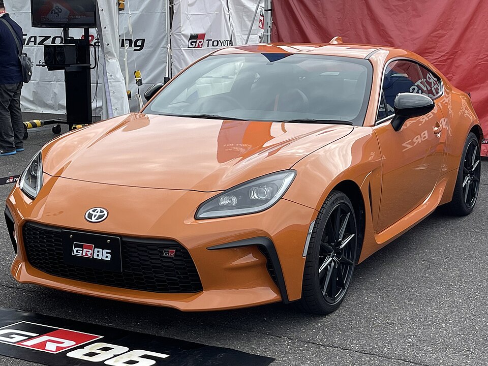 トヨタ 86／GR86 2代目 の正面写真