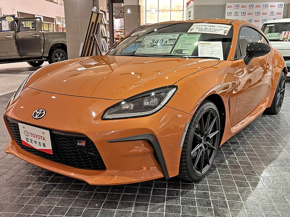 トヨタ 86／GR86 2代目 の正面写真