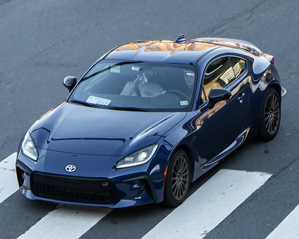 トヨタ 86／GR86 2代目 の正面写真