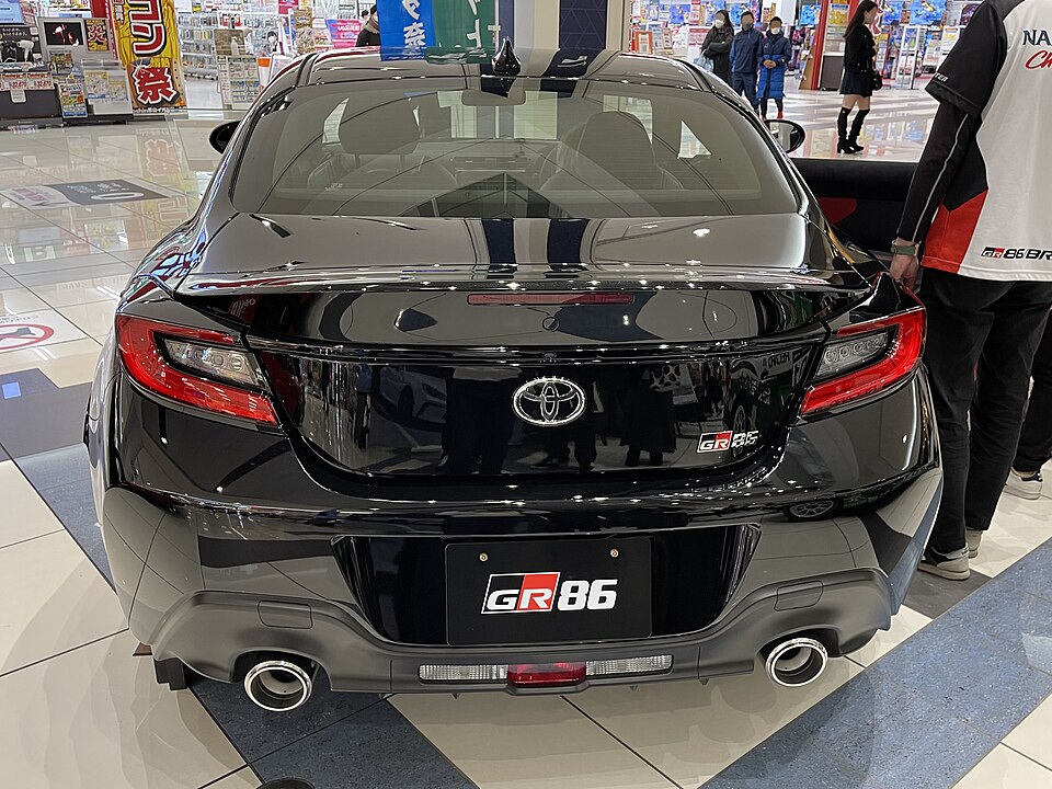 トヨタ 86／GR86 2代目 の後方写真