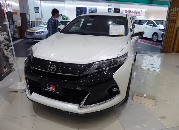 ハリアー 3代目 後期 GR SPORT の顔