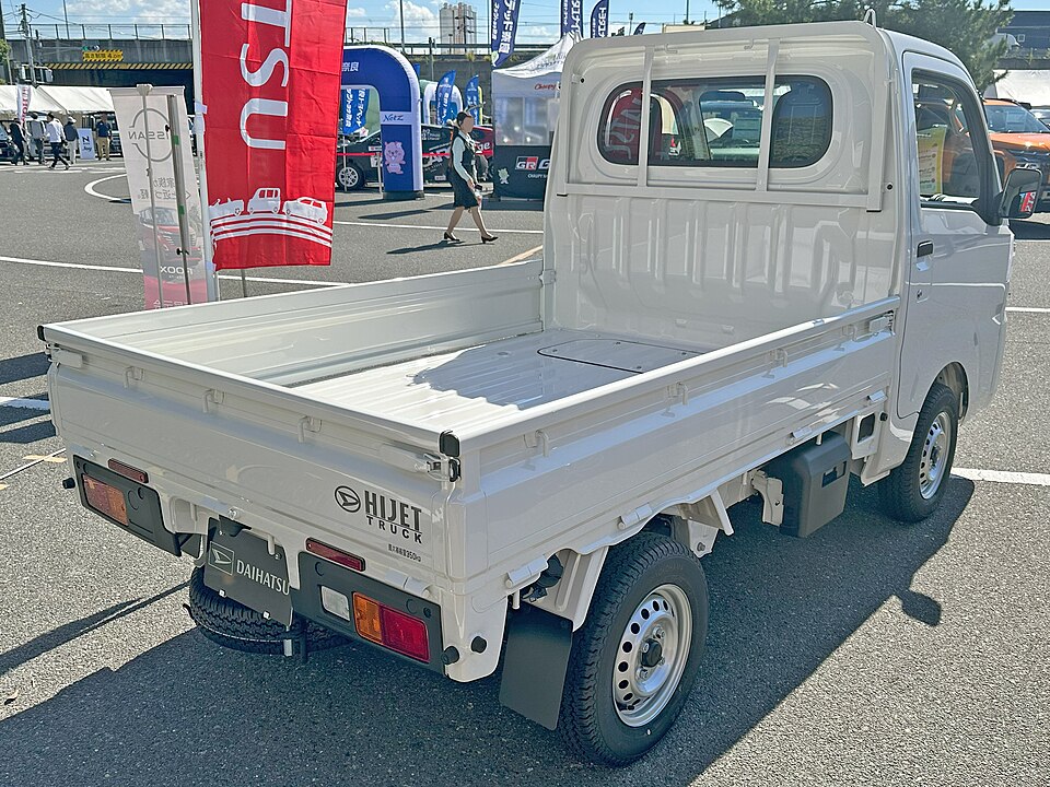 ダイハツ ハイゼット トラック 10代目 (S500系) の後方写真
