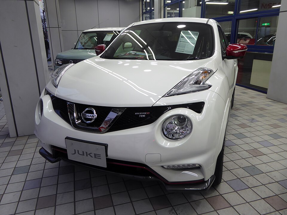 日産 ジューク 初代 NISMO の正面写真