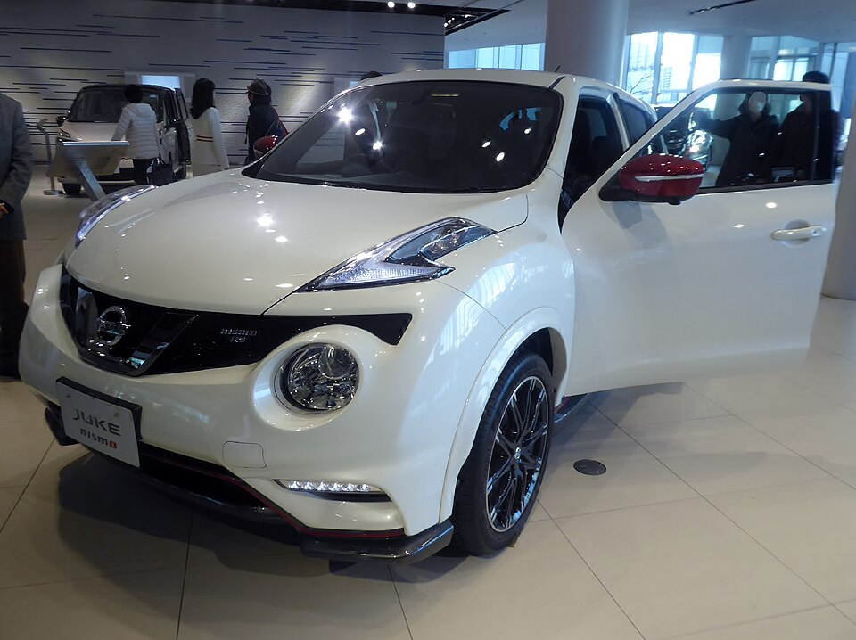 日産 ジューク 初代 NISMO の正面写真