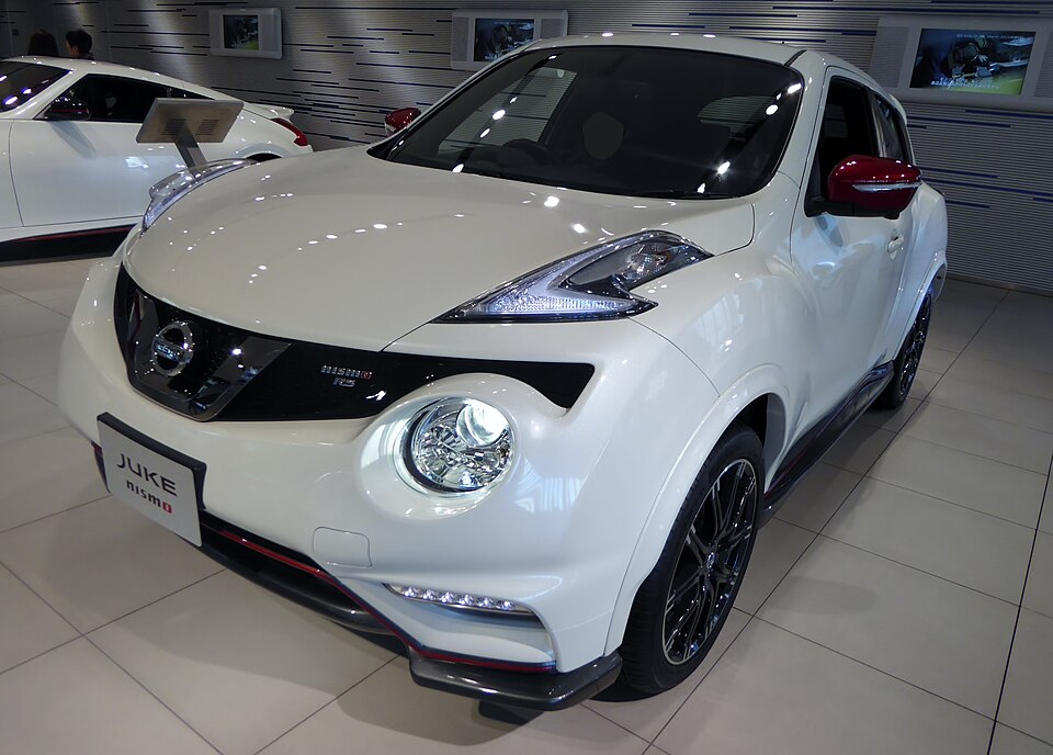 日産 ジューク 初代 NISMO の正面写真