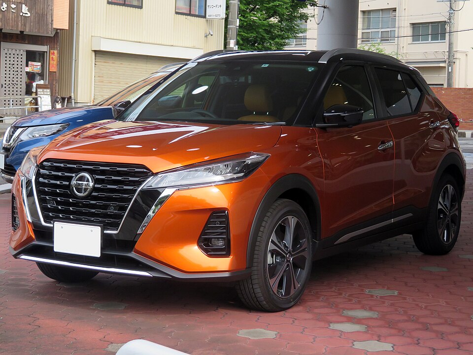 日産 キックス 初代 の正面写真