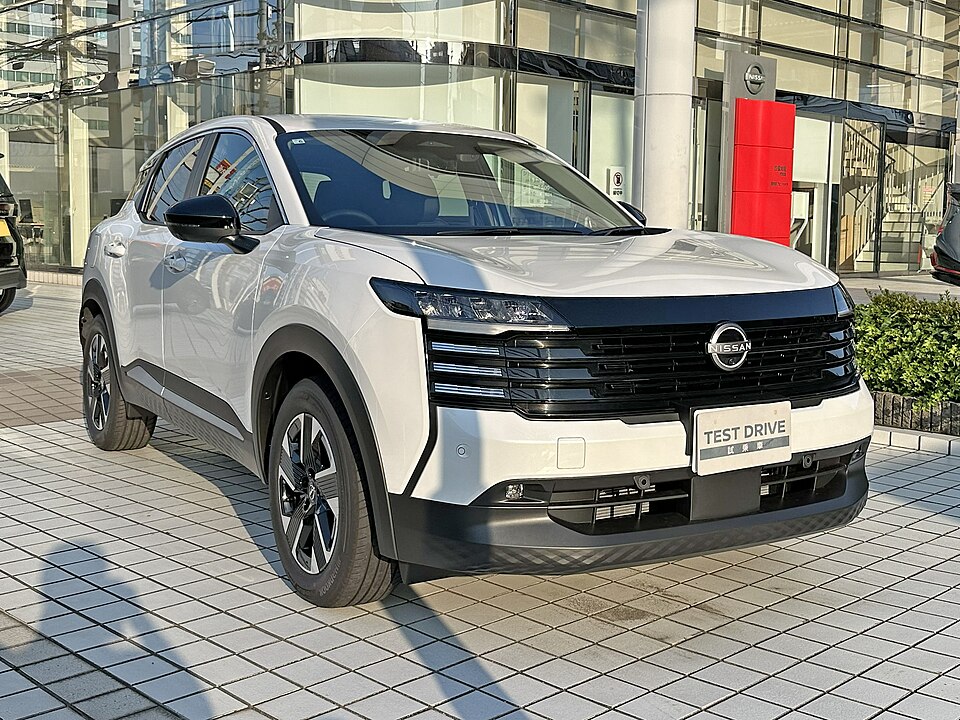 日産 キックス 2代目 の正面写真