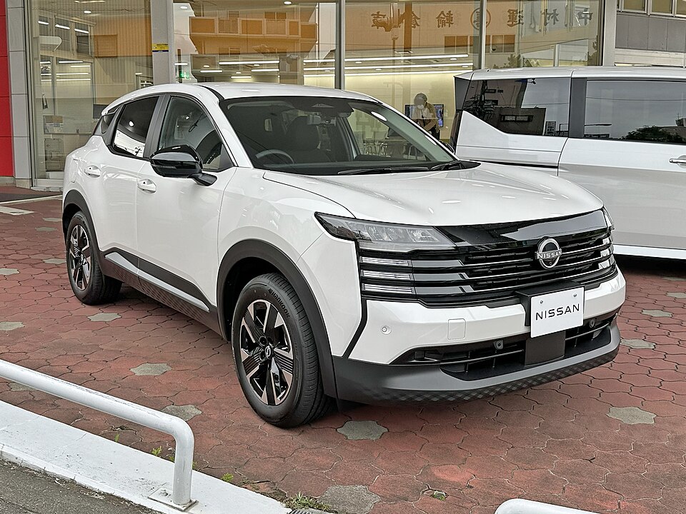 日産 キックス 2代目 の正面写真