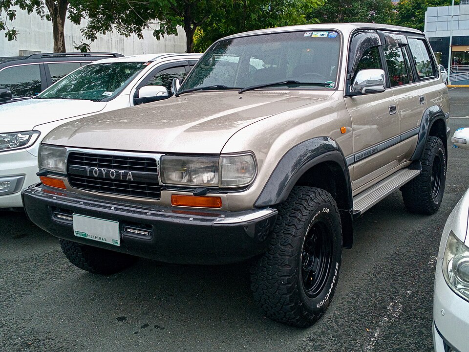 トヨタ ランドクルーザー 80系 LC80 の写真