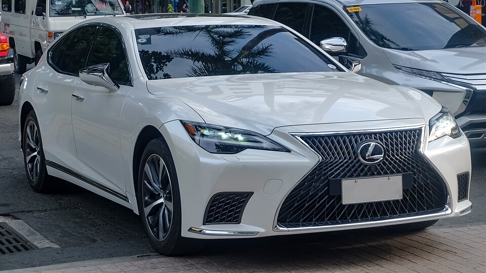 レクサス LS 5代目 (XF50) の外観写真