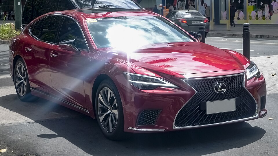 レクサス LS 5代目 (XF50) の外観写真