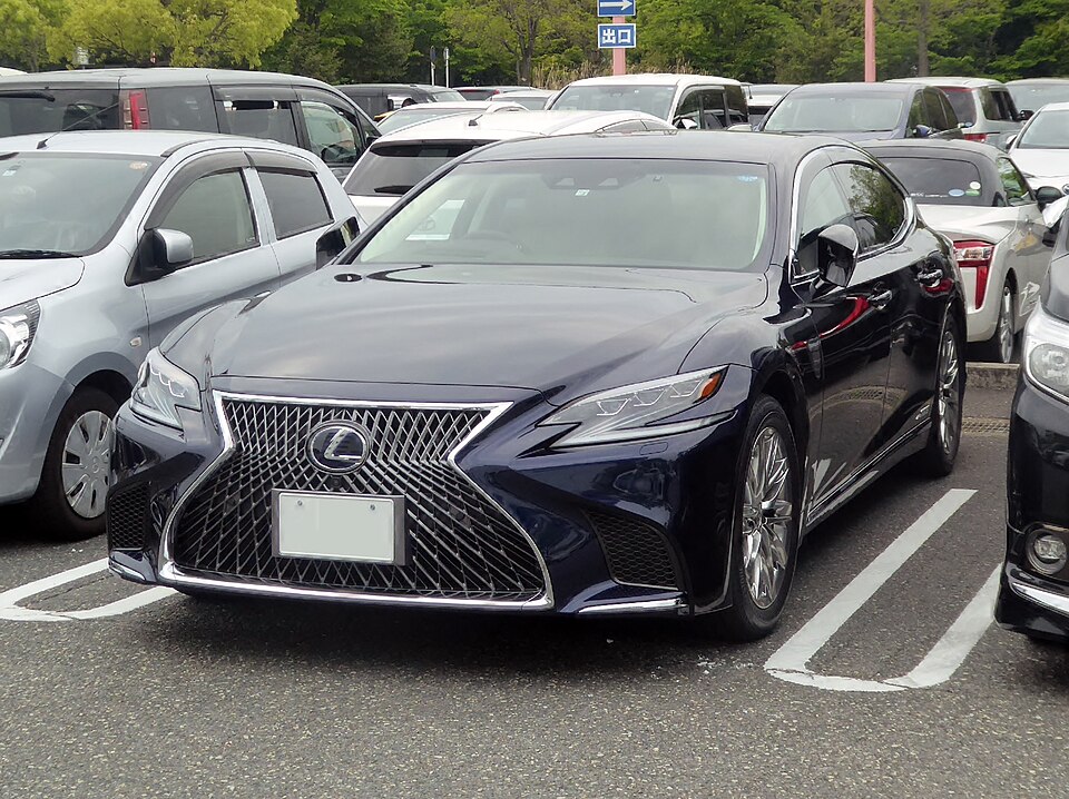 レクサス LS 5代目 (XF50) の正面写真